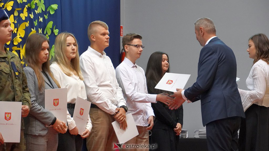 Samorządowa Gala Uczniowska. Wyróżniono prawie 200 uczniów [28.09.2022] - zdjęcie #201 - eOstroleka.pl