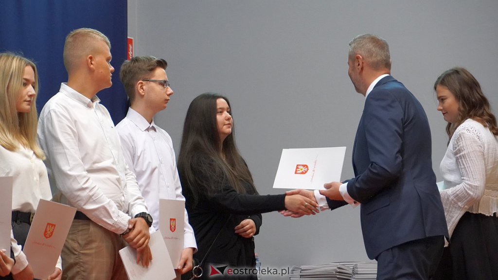 Samorządowa Gala Uczniowska. Wyróżniono prawie 200 uczniów [28.09.2022] - zdjęcie #199 - eOstroleka.pl