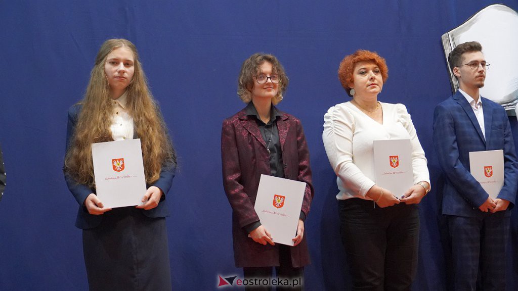 Samorządowa Gala Uczniowska. Wyróżniono prawie 200 uczniów [28.09.2022] - zdjęcie #195 - eOstroleka.pl