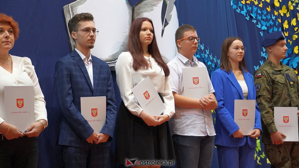 Samorządowa Gala Uczniowska. Wyróżniono prawie 200 uczniów [28.09.2022] - zdjęcie #193 - eOstroleka.pl