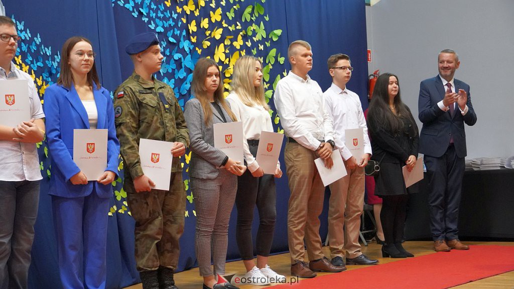 Samorządowa Gala Uczniowska. Wyróżniono prawie 200 uczniów [28.09.2022] - zdjęcie #191 - eOstroleka.pl