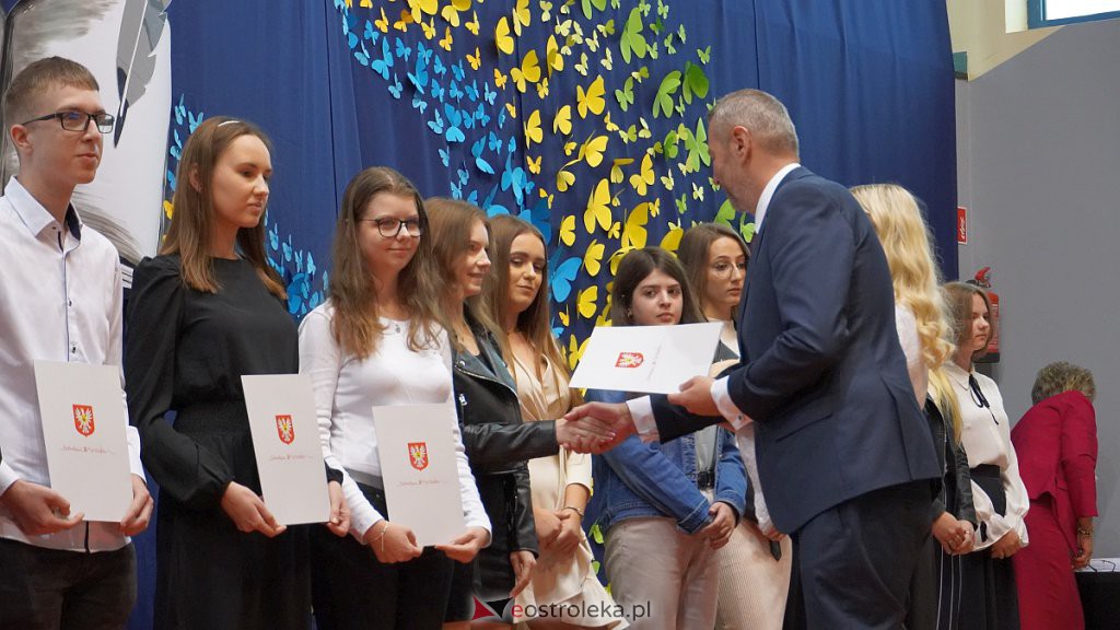 Samorządowa Gala Uczniowska. Wyróżniono prawie 200 uczniów [28.09.2022] - zdjęcie #163 - eOstroleka.pl