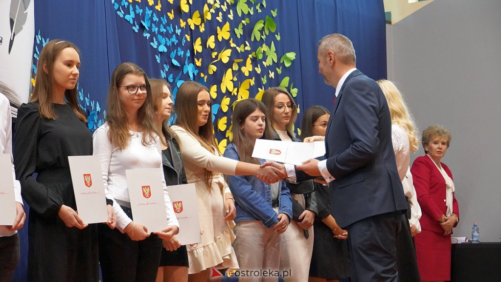 Samorządowa Gala Uczniowska. Wyróżniono prawie 200 uczniów [28.09.2022] - zdjęcie #161 - eOstroleka.pl