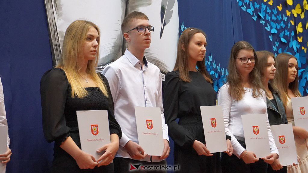 Samorządowa Gala Uczniowska. Wyróżniono prawie 200 uczniów [28.09.2022] - zdjęcie #151 - eOstroleka.pl