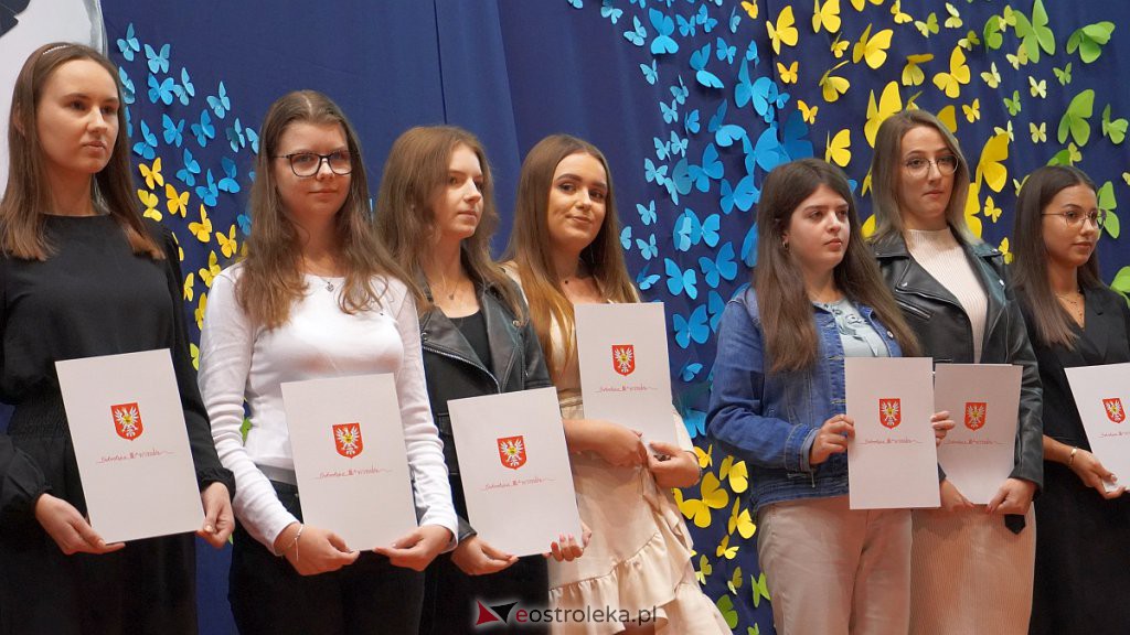 Samorządowa Gala Uczniowska. Wyróżniono prawie 200 uczniów [28.09.2022] - zdjęcie #143 - eOstroleka.pl