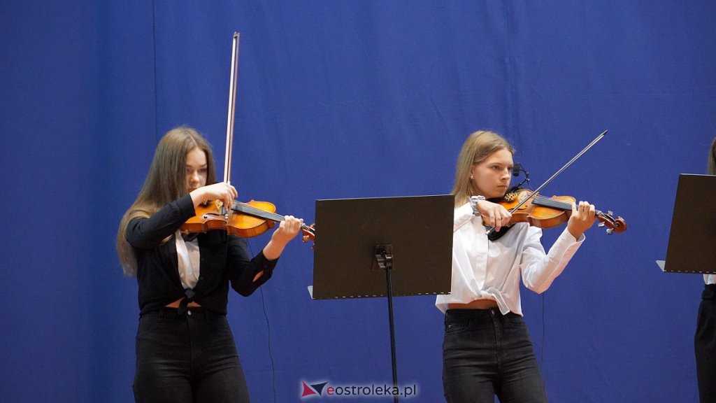 Samorządowa Gala Uczniowska. Wyróżniono prawie 200 uczniów [28.09.2022] - zdjęcie #135 - eOstroleka.pl