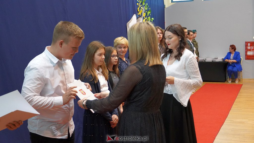 Samorządowa Gala Uczniowska. Wyróżniono prawie 200 uczniów [28.09.2022] - zdjęcie #129 - eOstroleka.pl