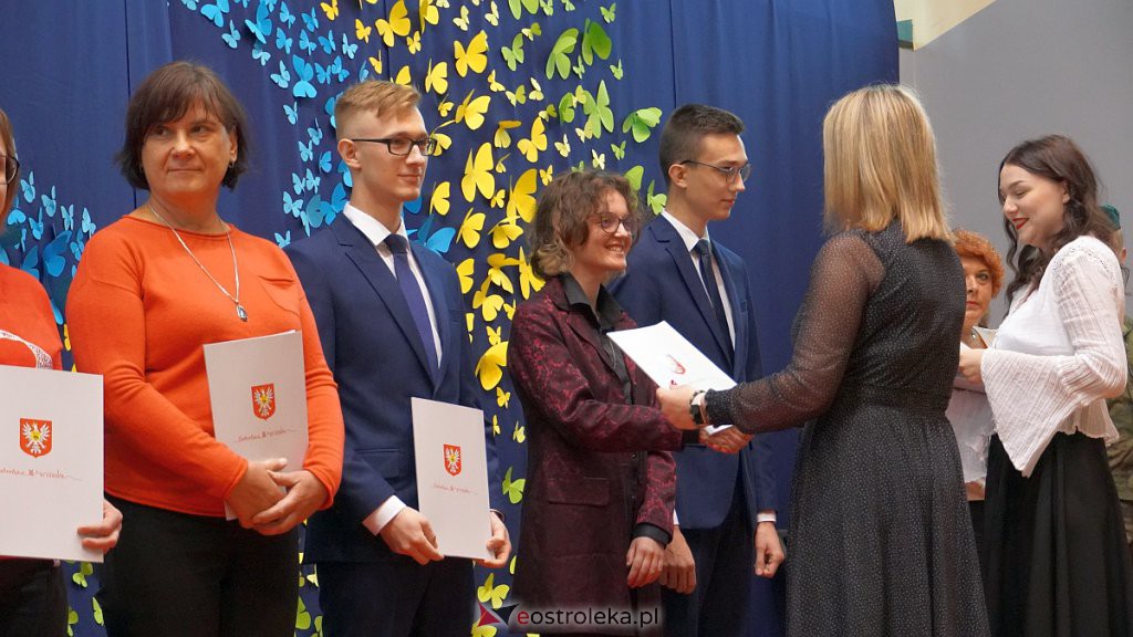 Samorządowa Gala Uczniowska. Wyróżniono prawie 200 uczniów [28.09.2022] - zdjęcie #95 - eOstroleka.pl