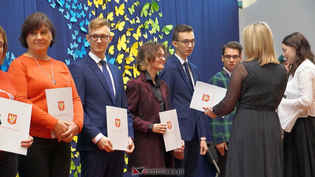 Samorządowa Gala Uczniowska. Wyróżniono prawie 200 uczniów [28.09.2022] - zdjęcie #93 - eOstroleka.pl
