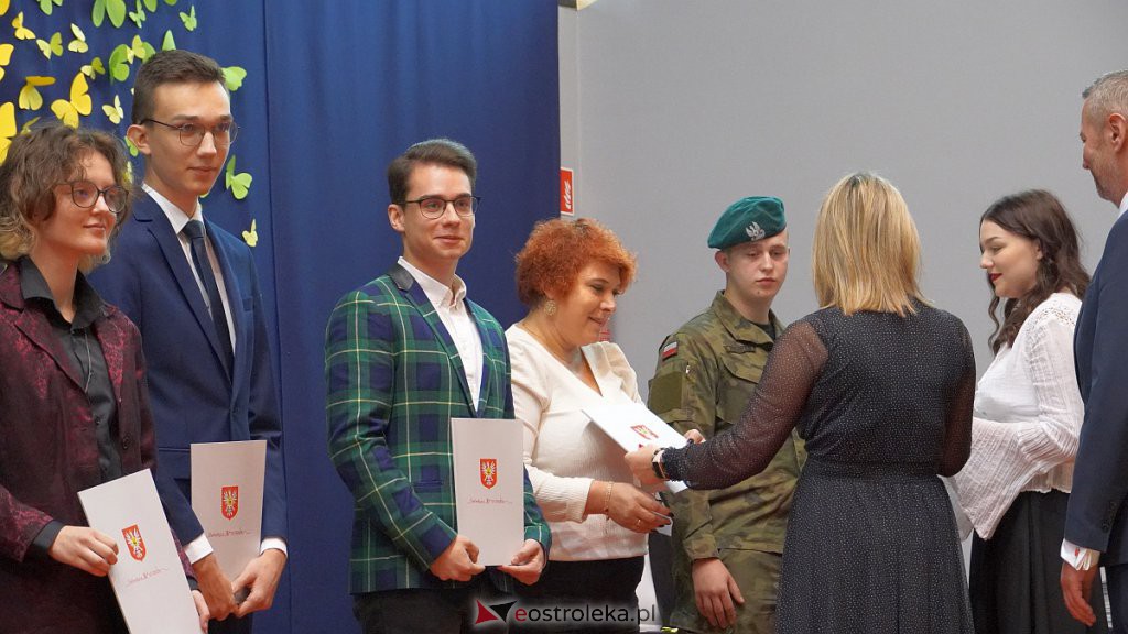 Samorządowa Gala Uczniowska. Wyróżniono prawie 200 uczniów [28.09.2022] - zdjęcie #87 - eOstroleka.pl