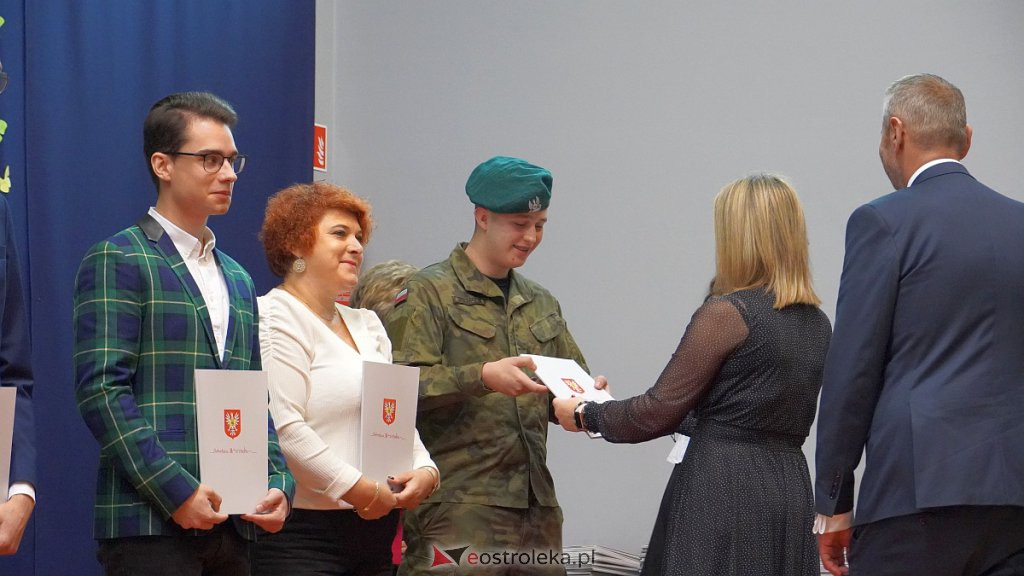Samorządowa Gala Uczniowska. Wyróżniono prawie 200 uczniów [28.09.2022] - zdjęcie #83 - eOstroleka.pl