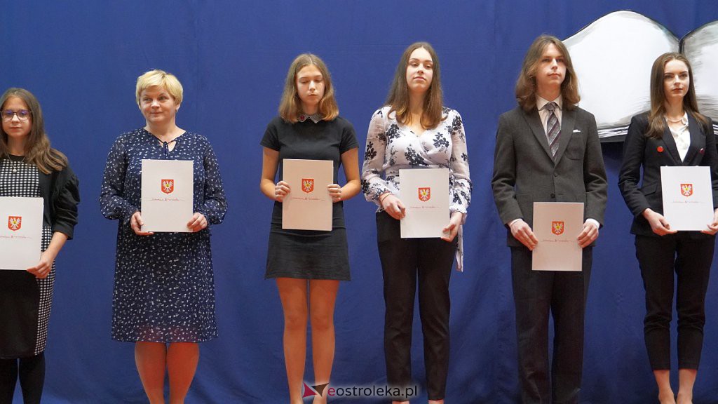 Samorządowa Gala Uczniowska. Wyróżniono prawie 200 uczniów [28.09.2022] - zdjęcie #238 - eOstroleka.pl