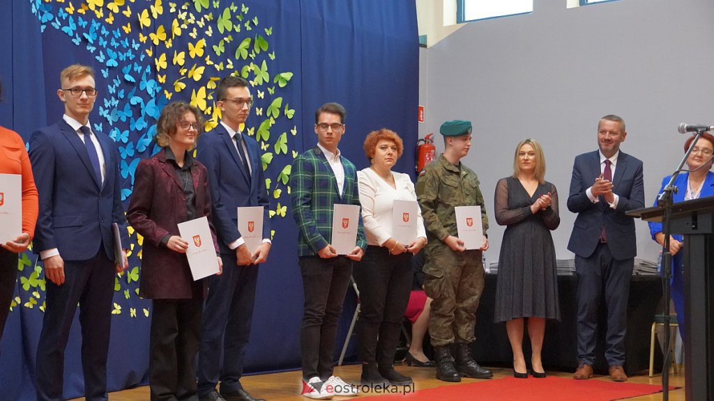Samorządowa Gala Uczniowska. Wyróżniono prawie 200 uczniów [28.09.2022] - zdjęcie #236 - eOstroleka.pl