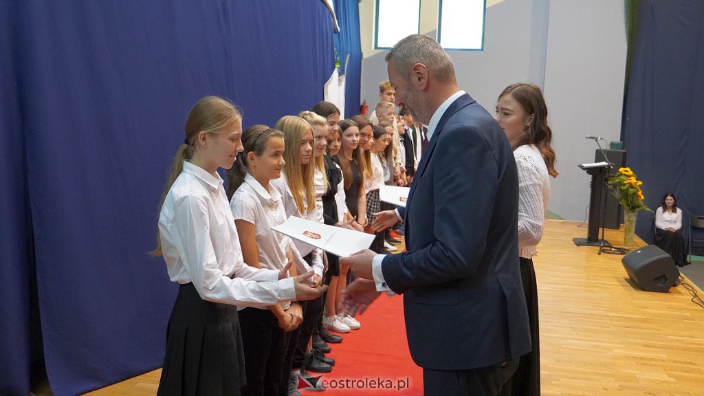 Samorządowa Gala Uczniowska. Wyróżniono prawie 200 uczniów [28.09.2022] - zdjęcie #228 - eOstroleka.pl