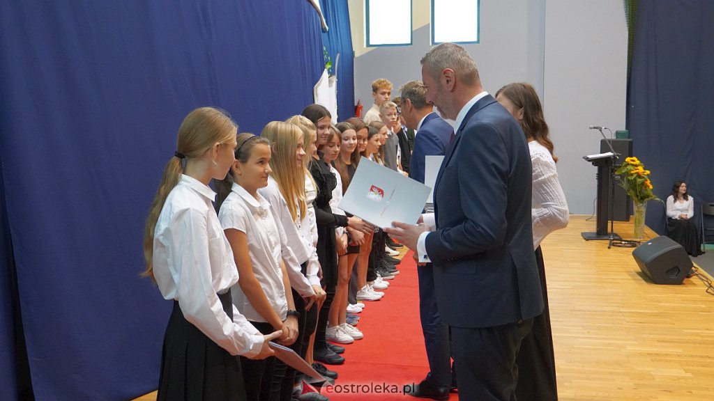 Samorządowa Gala Uczniowska. Wyróżniono prawie 200 uczniów [28.09.2022] - zdjęcie #226 - eOstroleka.pl