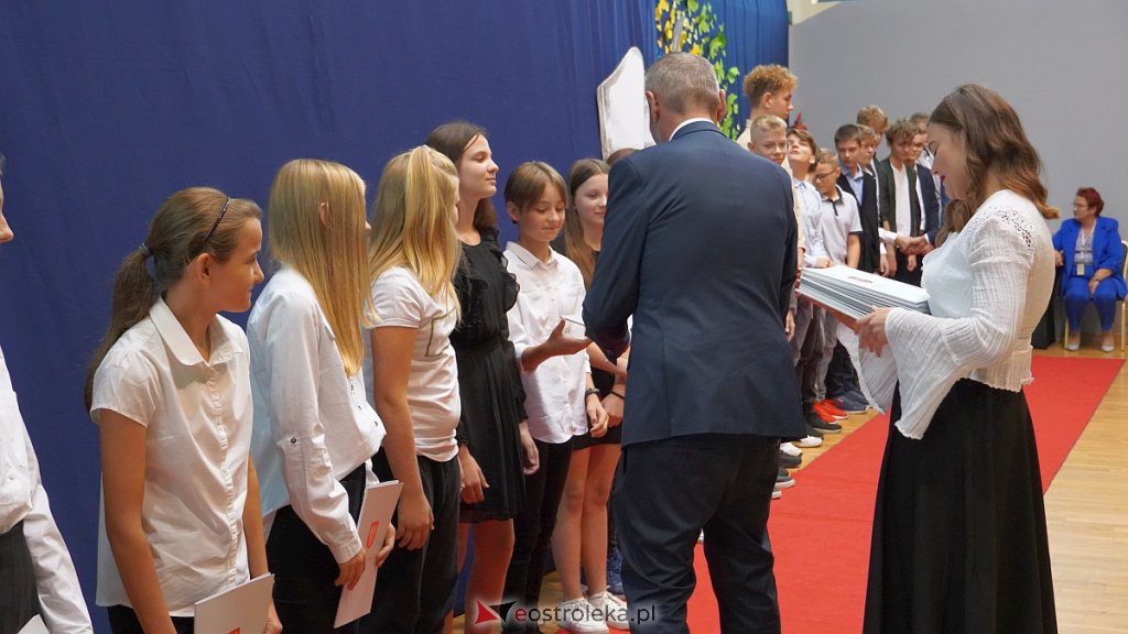 Samorządowa Gala Uczniowska. Wyróżniono prawie 200 uczniów [28.09.2022] - zdjęcie #222 - eOstroleka.pl