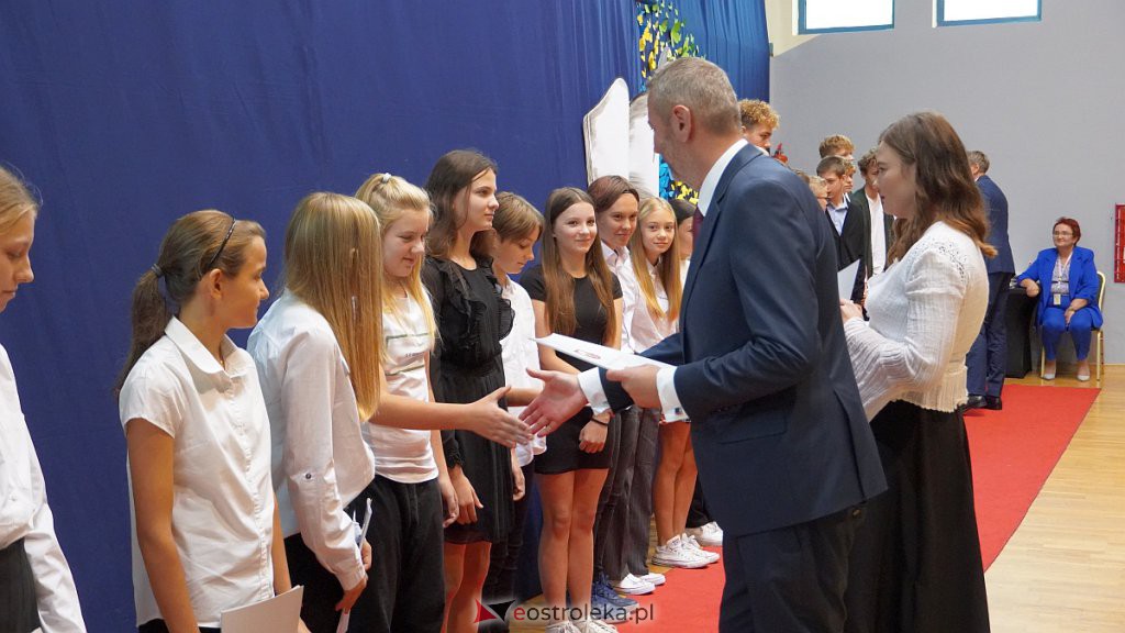 Samorządowa Gala Uczniowska. Wyróżniono prawie 200 uczniów [28.09.2022] - zdjęcie #73 - eOstroleka.pl