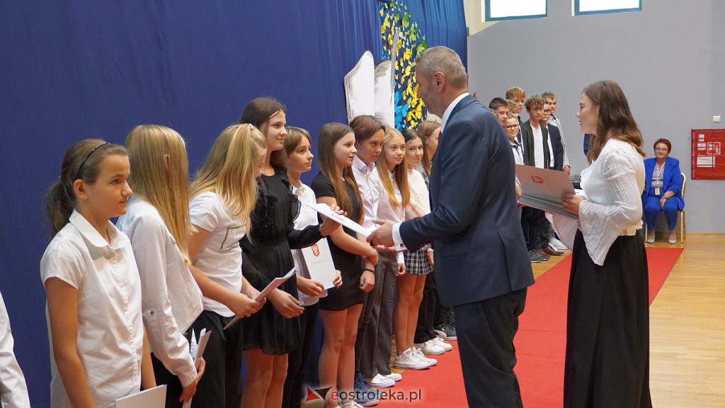Samorządowa Gala Uczniowska. Wyróżniono prawie 200 uczniów [28.09.2022] - zdjęcie #75 - eOstroleka.pl