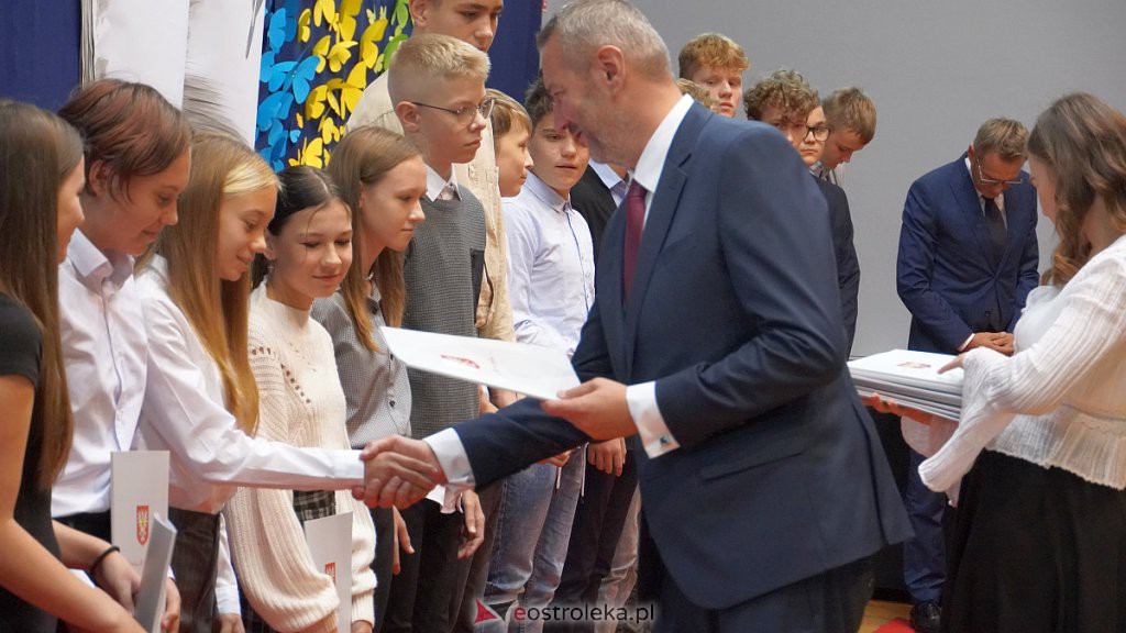 Samorządowa Gala Uczniowska. Wyróżniono prawie 200 uczniów [28.09.2022] - zdjęcie #210 - eOstroleka.pl