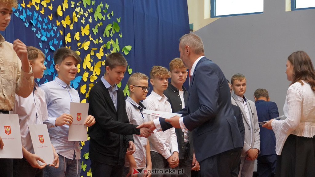 Samorządowa Gala Uczniowska. Wyróżniono prawie 200 uczniów [28.09.2022] - zdjęcie #202 - eOstroleka.pl