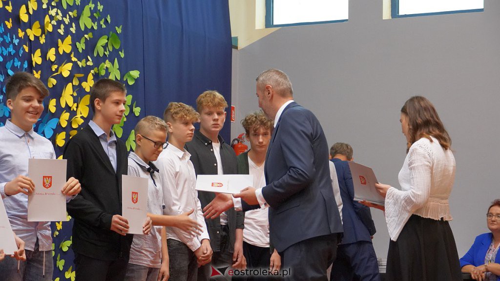 Samorządowa Gala Uczniowska. Wyróżniono prawie 200 uczniów [28.09.2022] - zdjęcie #200 - eOstroleka.pl