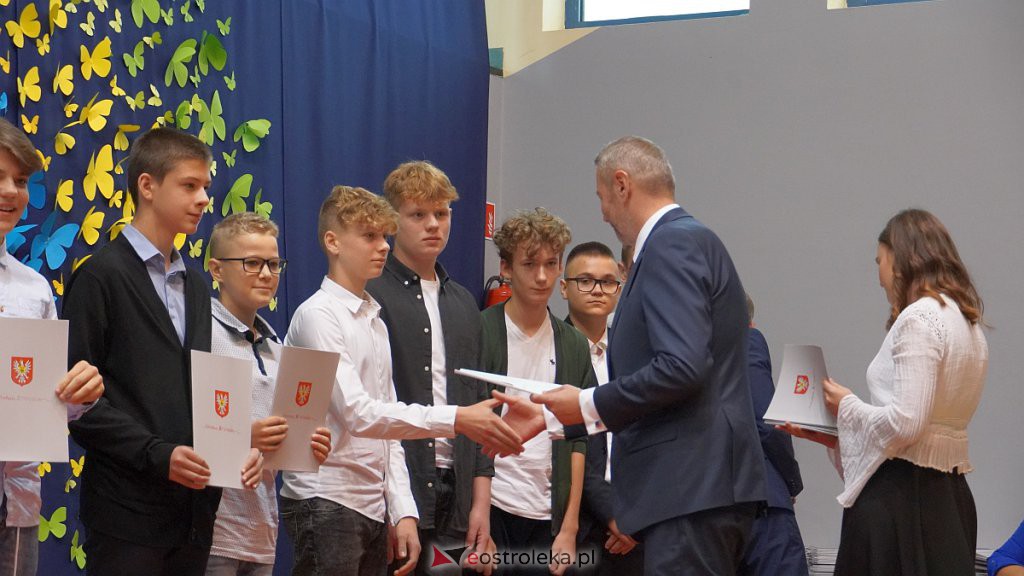 Samorządowa Gala Uczniowska. Wyróżniono prawie 200 uczniów [28.09.2022] - zdjęcie #198 - eOstroleka.pl