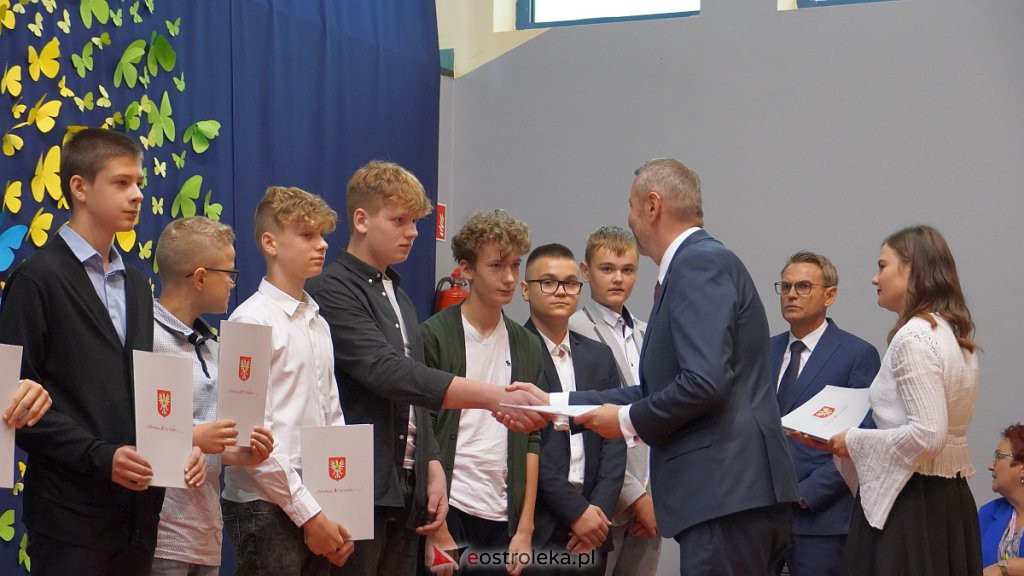Samorządowa Gala Uczniowska. Wyróżniono prawie 200 uczniów [28.09.2022] - zdjęcie #194 - eOstroleka.pl