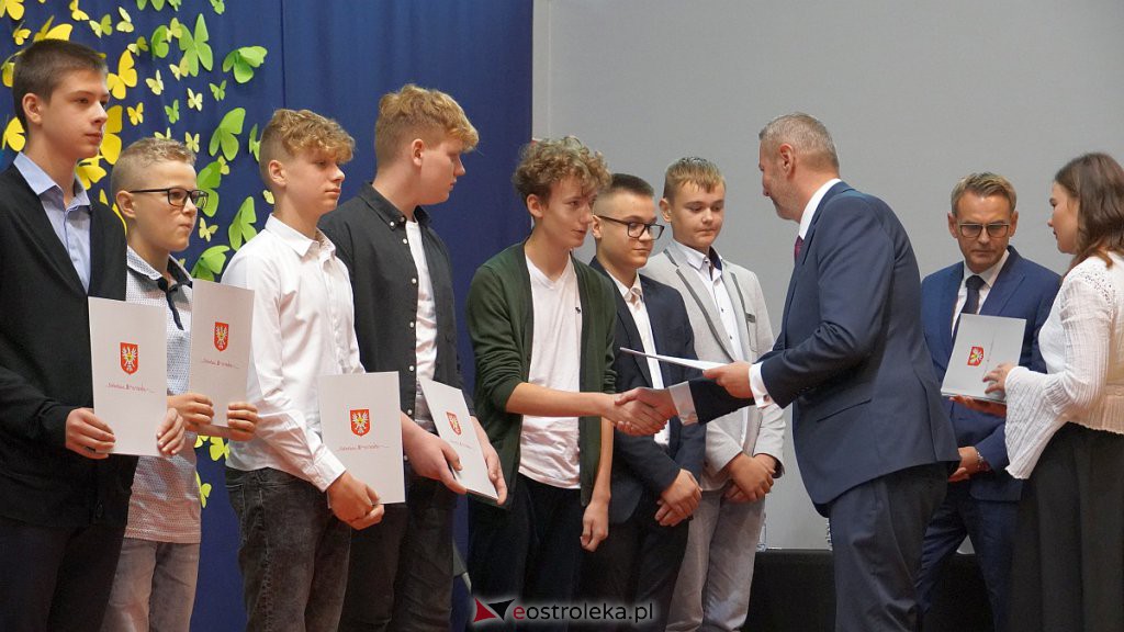 Samorządowa Gala Uczniowska. Wyróżniono prawie 200 uczniów [28.09.2022] - zdjęcie #192 - eOstroleka.pl
