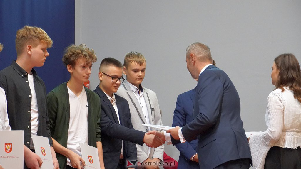 Samorządowa Gala Uczniowska. Wyróżniono prawie 200 uczniów [28.09.2022] - zdjęcie #190 - eOstroleka.pl