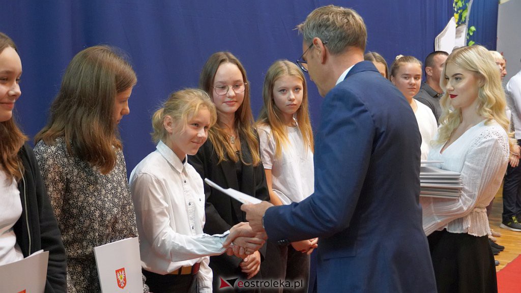 Samorządowa Gala Uczniowska. Wyróżniono prawie 200 uczniów [28.09.2022] - zdjęcie #170 - eOstroleka.pl