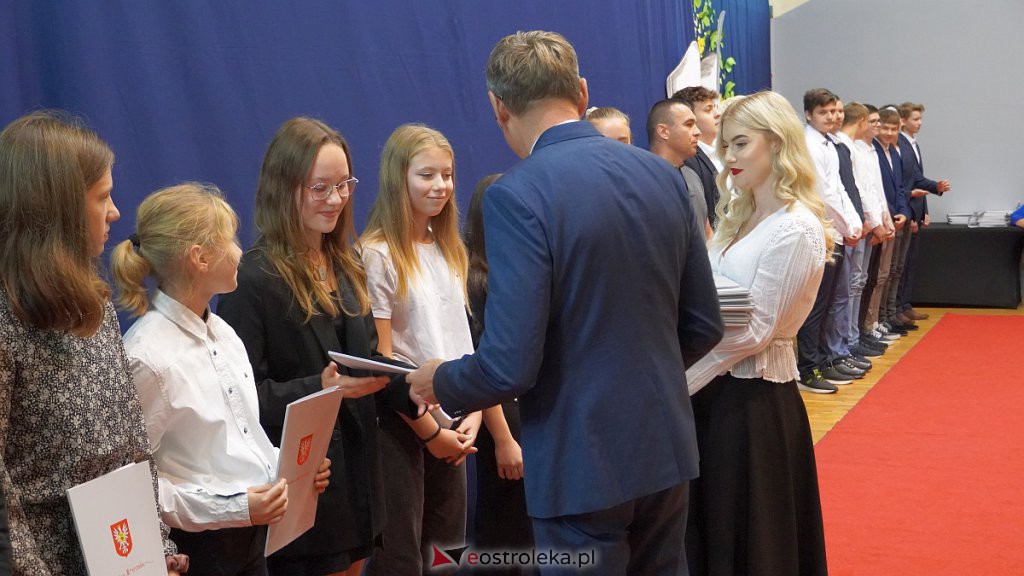 Samorządowa Gala Uczniowska. Wyróżniono prawie 200 uczniów [28.09.2022] - zdjęcie #168 - eOstroleka.pl