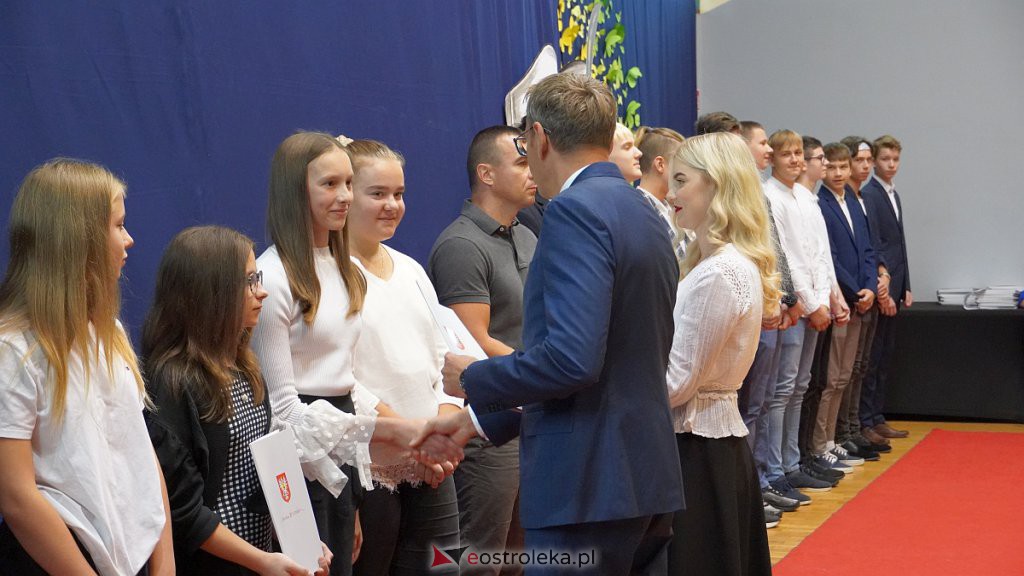 Samorządowa Gala Uczniowska. Wyróżniono prawie 200 uczniów [28.09.2022] - zdjęcie #162 - eOstroleka.pl