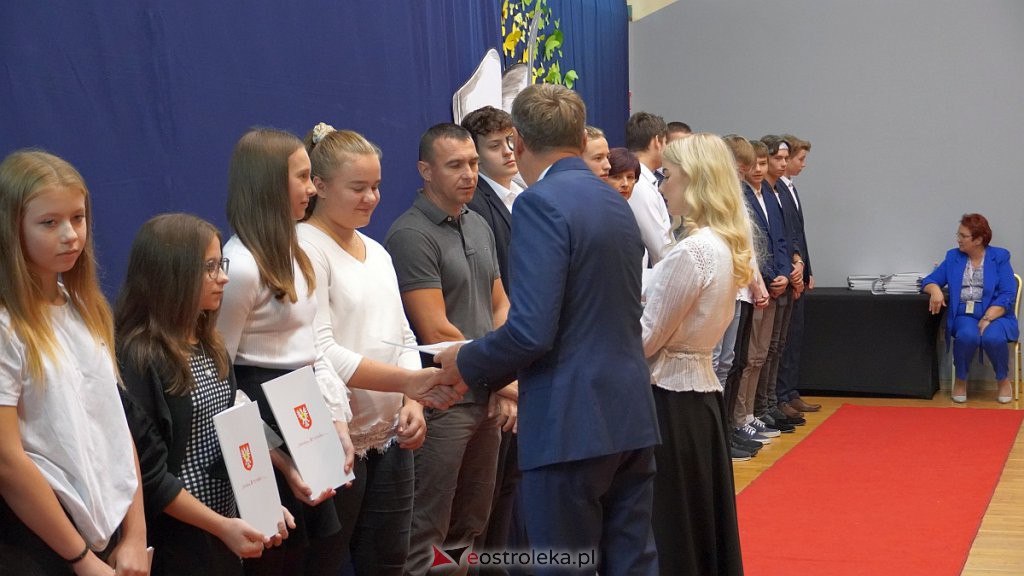 Samorządowa Gala Uczniowska. Wyróżniono prawie 200 uczniów [28.09.2022] - zdjęcie #160 - eOstroleka.pl