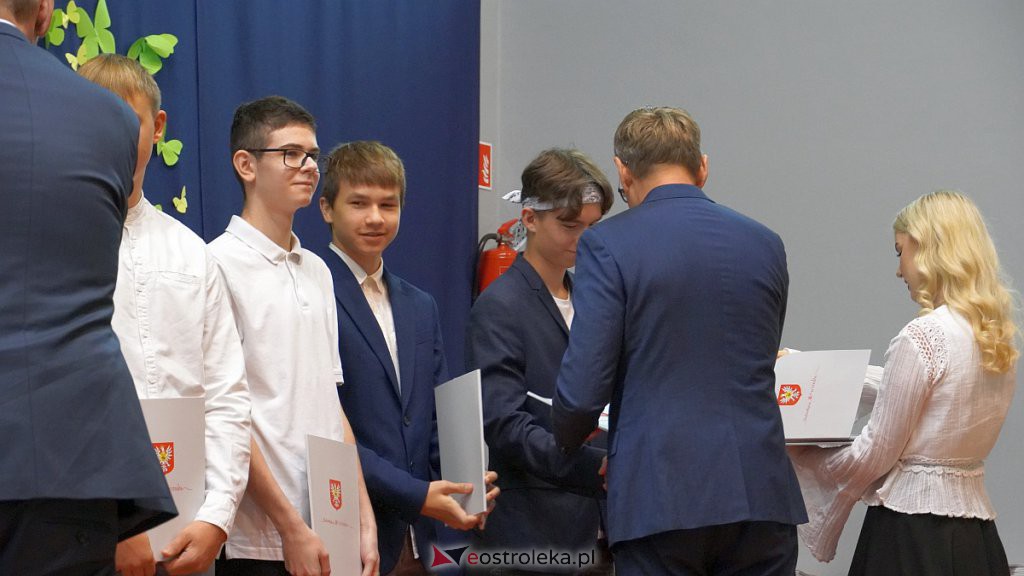 Samorządowa Gala Uczniowska. Wyróżniono prawie 200 uczniów [28.09.2022] - zdjęcie #142 - eOstroleka.pl