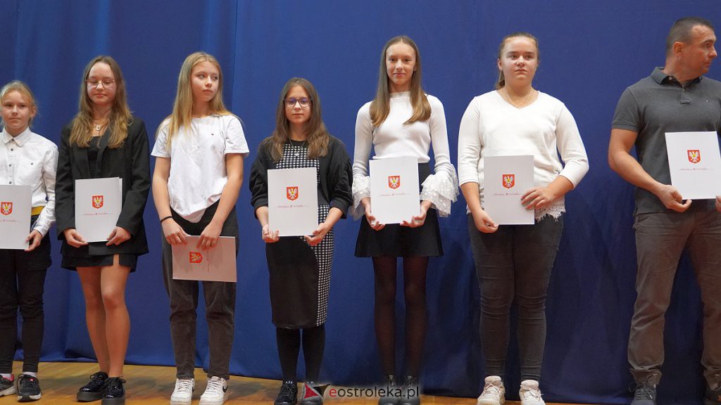 Samorządowa Gala Uczniowska. Wyróżniono prawie 200 uczniów [28.09.2022] - zdjęcie #138 - eOstroleka.pl
