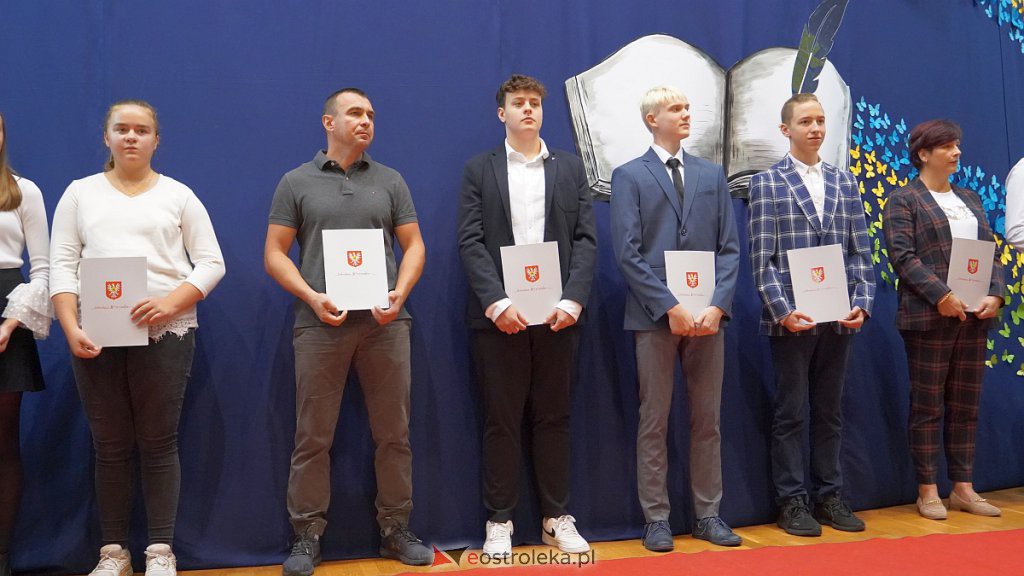 Samorządowa Gala Uczniowska. Wyróżniono prawie 200 uczniów [28.09.2022] - zdjęcie #136 - eOstroleka.pl