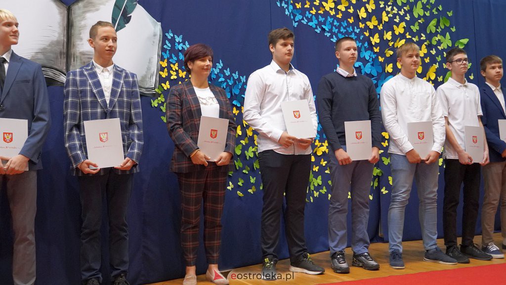Samorządowa Gala Uczniowska. Wyróżniono prawie 200 uczniów [28.09.2022] - zdjęcie #132 - eOstroleka.pl