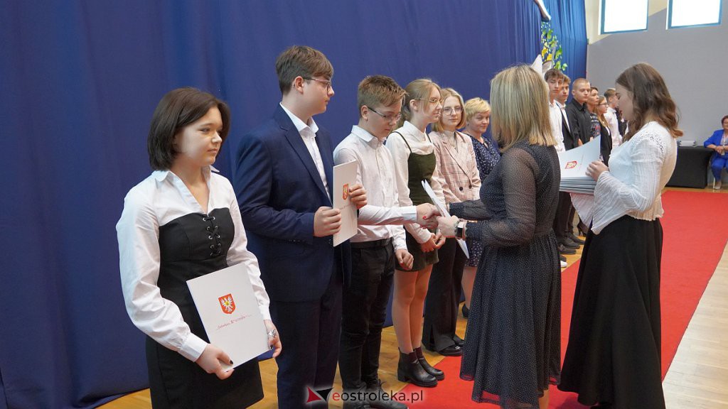 Samorządowa Gala Uczniowska. Wyróżniono prawie 200 uczniów [28.09.2022] - zdjęcie #110 - eOstroleka.pl