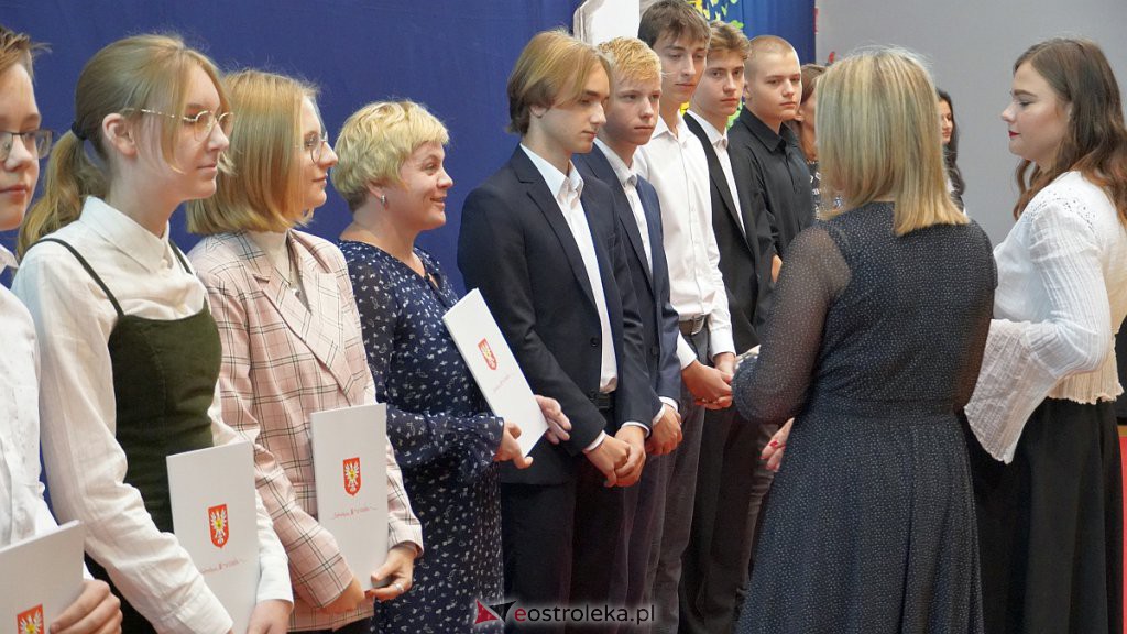 Samorządowa Gala Uczniowska. Wyróżniono prawie 200 uczniów [28.09.2022] - zdjęcie #102 - eOstroleka.pl