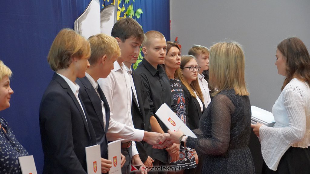 Samorządowa Gala Uczniowska. Wyróżniono prawie 200 uczniów [28.09.2022] - zdjęcie #96 - eOstroleka.pl