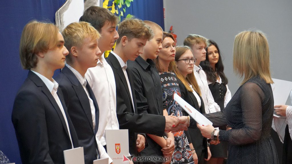 Samorządowa Gala Uczniowska. Wyróżniono prawie 200 uczniów [28.09.2022] - zdjęcie #94 - eOstroleka.pl