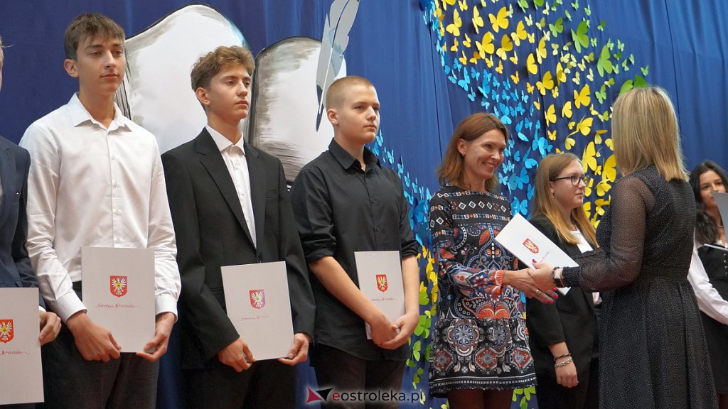 Samorządowa Gala Uczniowska. Wyróżniono prawie 200 uczniów [28.09.2022] - zdjęcie #92 - eOstroleka.pl