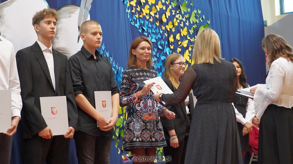 Samorządowa Gala Uczniowska. Wyróżniono prawie 200 uczniów [28.09.2022] - zdjęcie #90 - eOstroleka.pl