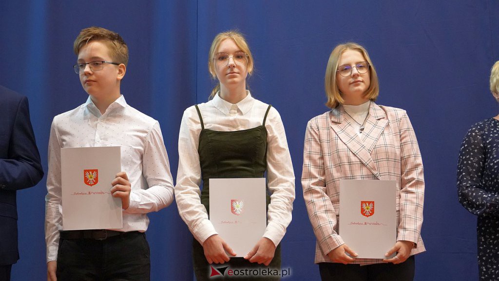 Samorządowa Gala Uczniowska. Wyróżniono prawie 200 uczniów [28.09.2022] - zdjęcie #84 - eOstroleka.pl