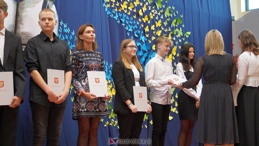 Samorządowa Gala Uczniowska. Wyróżniono prawie 200 uczniów [28.09.2022] - zdjęcie #77 - eOstroleka.pl