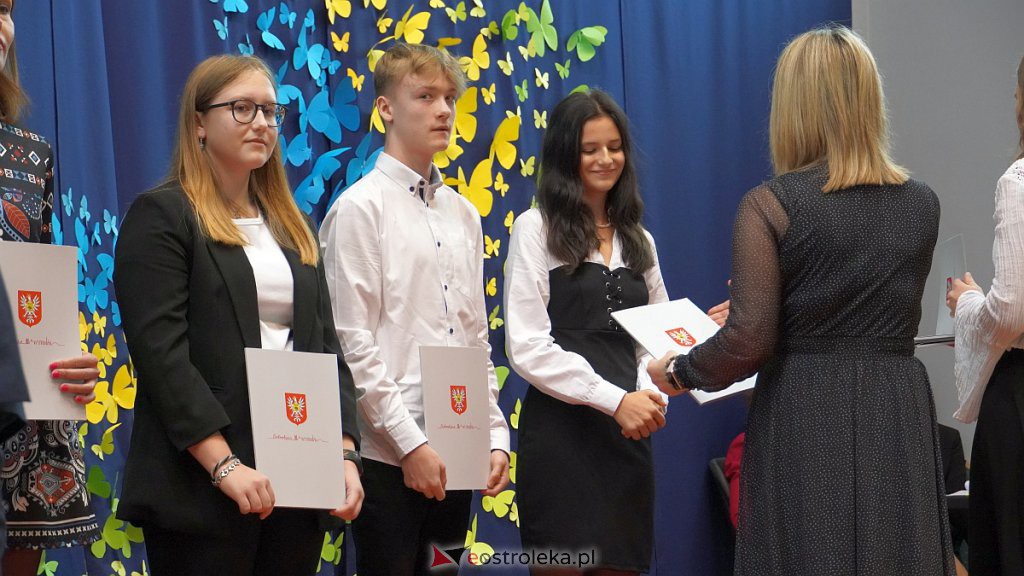 Samorządowa Gala Uczniowska. Wyróżniono prawie 200 uczniów [28.09.2022] - zdjęcie #75 - eOstroleka.pl