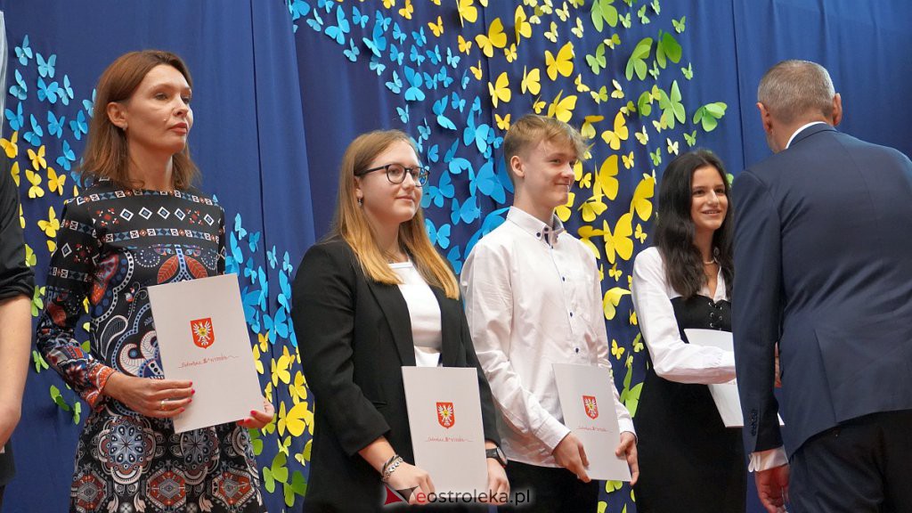 Samorządowa Gala Uczniowska. Wyróżniono prawie 200 uczniów [28.09.2022] - zdjęcie #74 - eOstroleka.pl