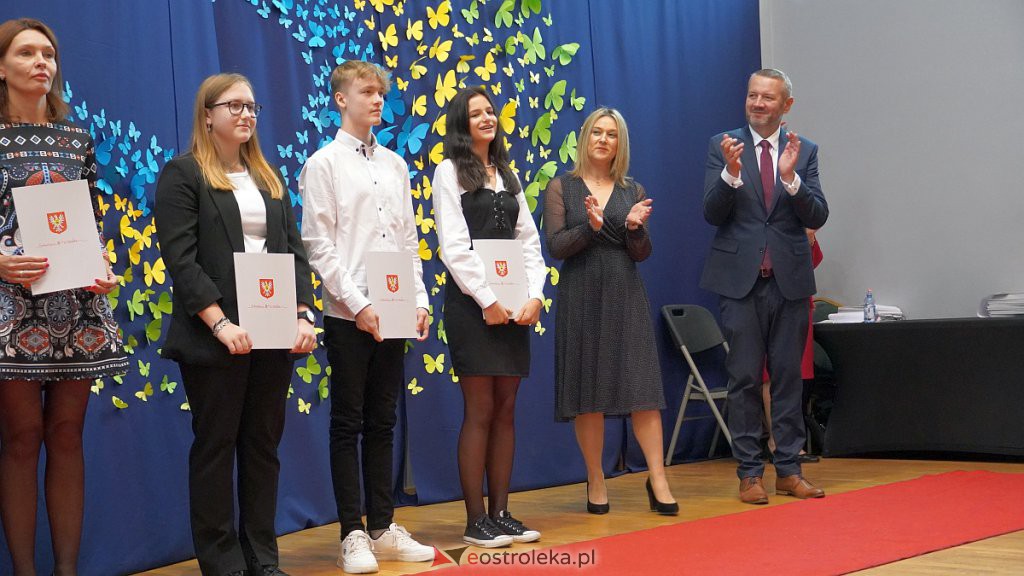 Samorządowa Gala Uczniowska. Wyróżniono prawie 200 uczniów [28.09.2022] - zdjęcie #71 - eOstroleka.pl