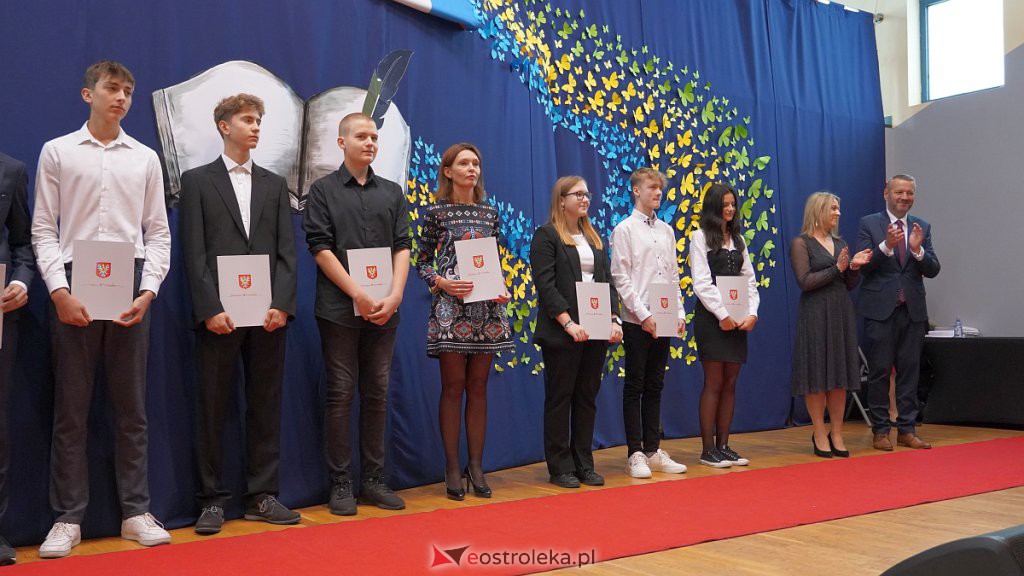 Samorządowa Gala Uczniowska. Wyróżniono prawie 200 uczniów [28.09.2022] - zdjęcie #69 - eOstroleka.pl
