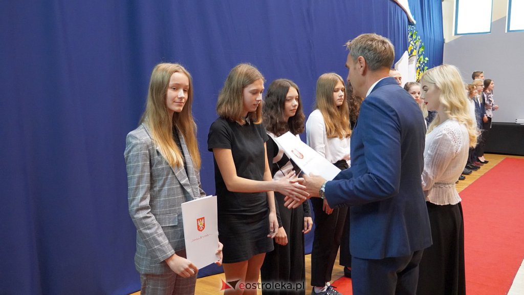 Samorządowa Gala Uczniowska. Wyróżniono prawie 200 uczniów [28.09.2022] - zdjęcie #66 - eOstroleka.pl